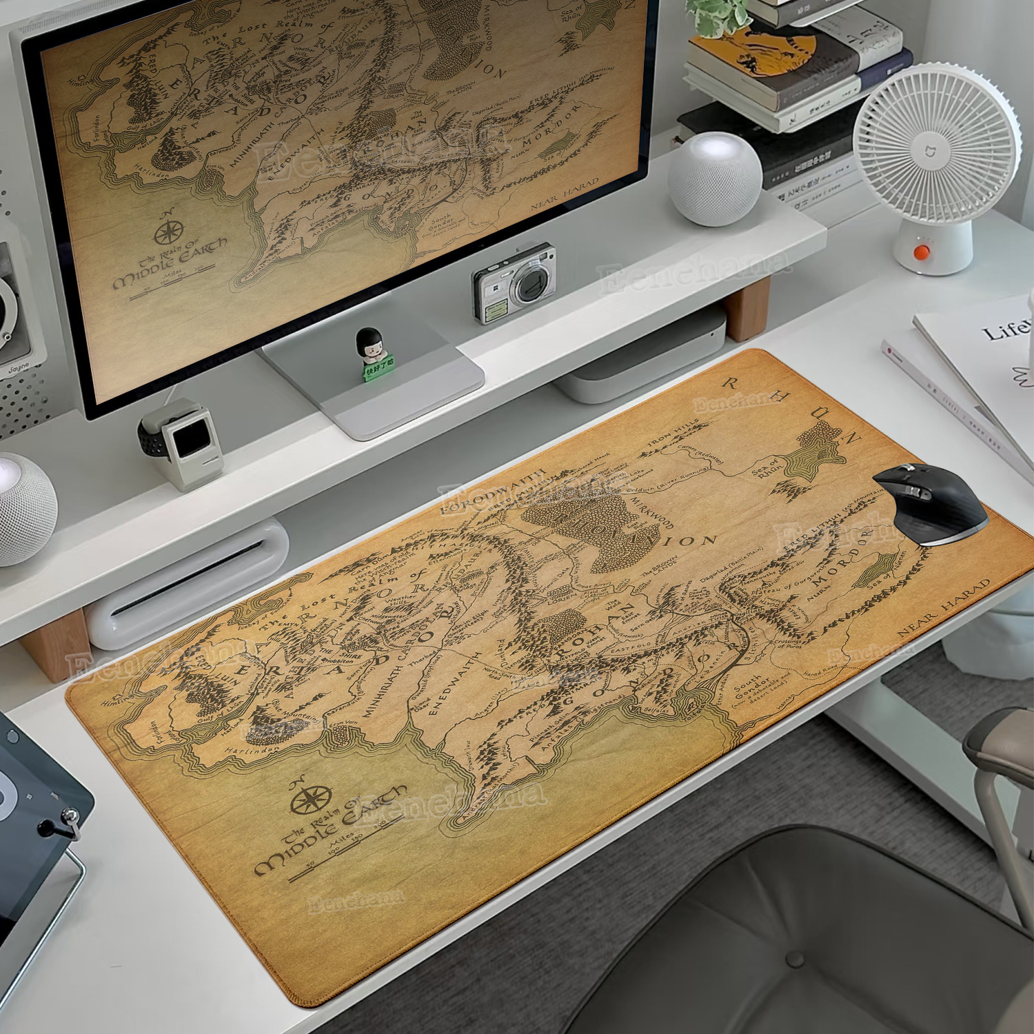 The L-Lord of The Ring Large G - Desk Setup With Laptop recension och pris